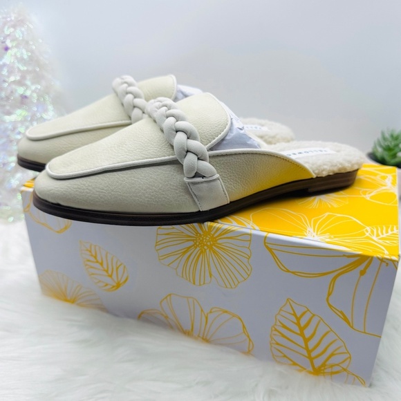 YELLOW BOX Bliss Lined Mules size 8M - Picture 2 of 9